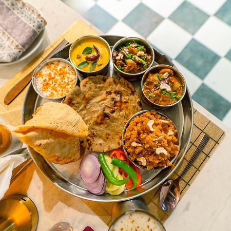 Hotel Hinduja Mehrangarh Fort Джодпур Екстериор снимка