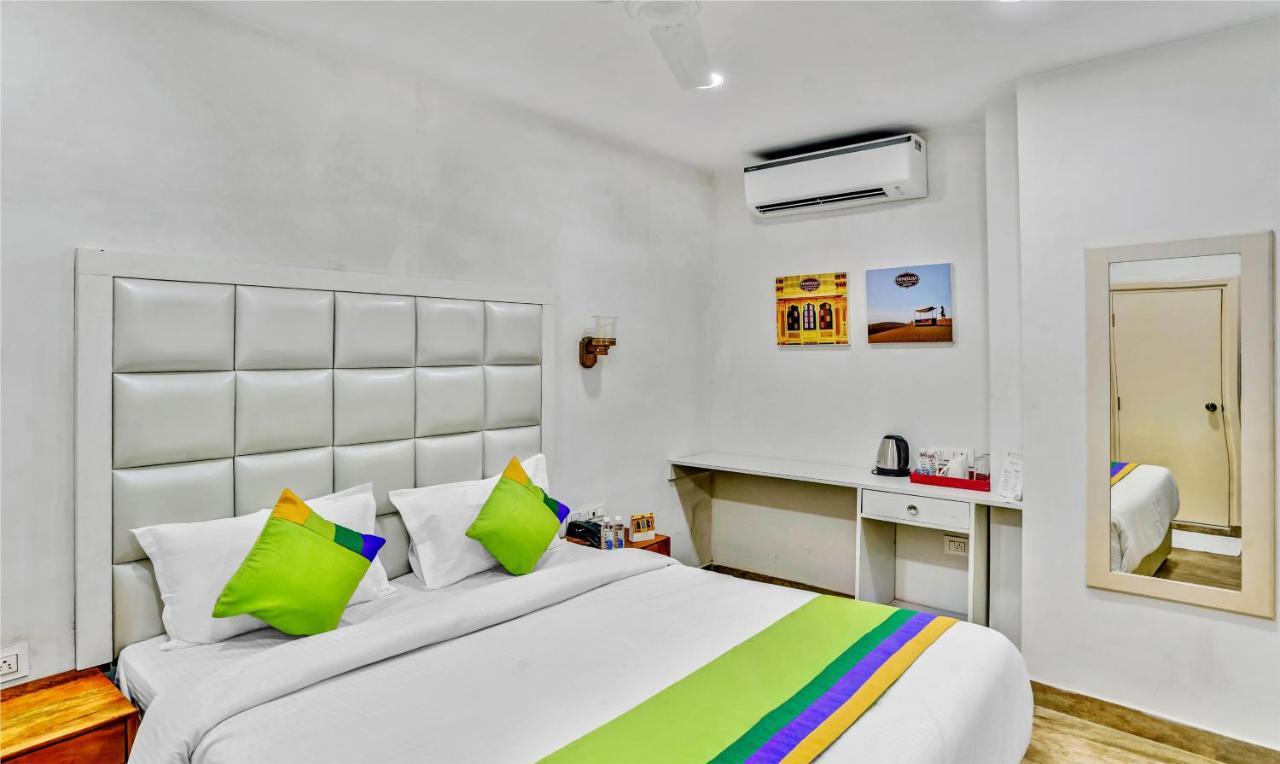 Hotel Hinduja Mehrangarh Fort Джодпур Екстериор снимка