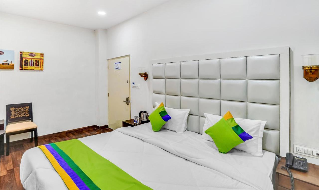 Hotel Hinduja Mehrangarh Fort Джодпур Екстериор снимка