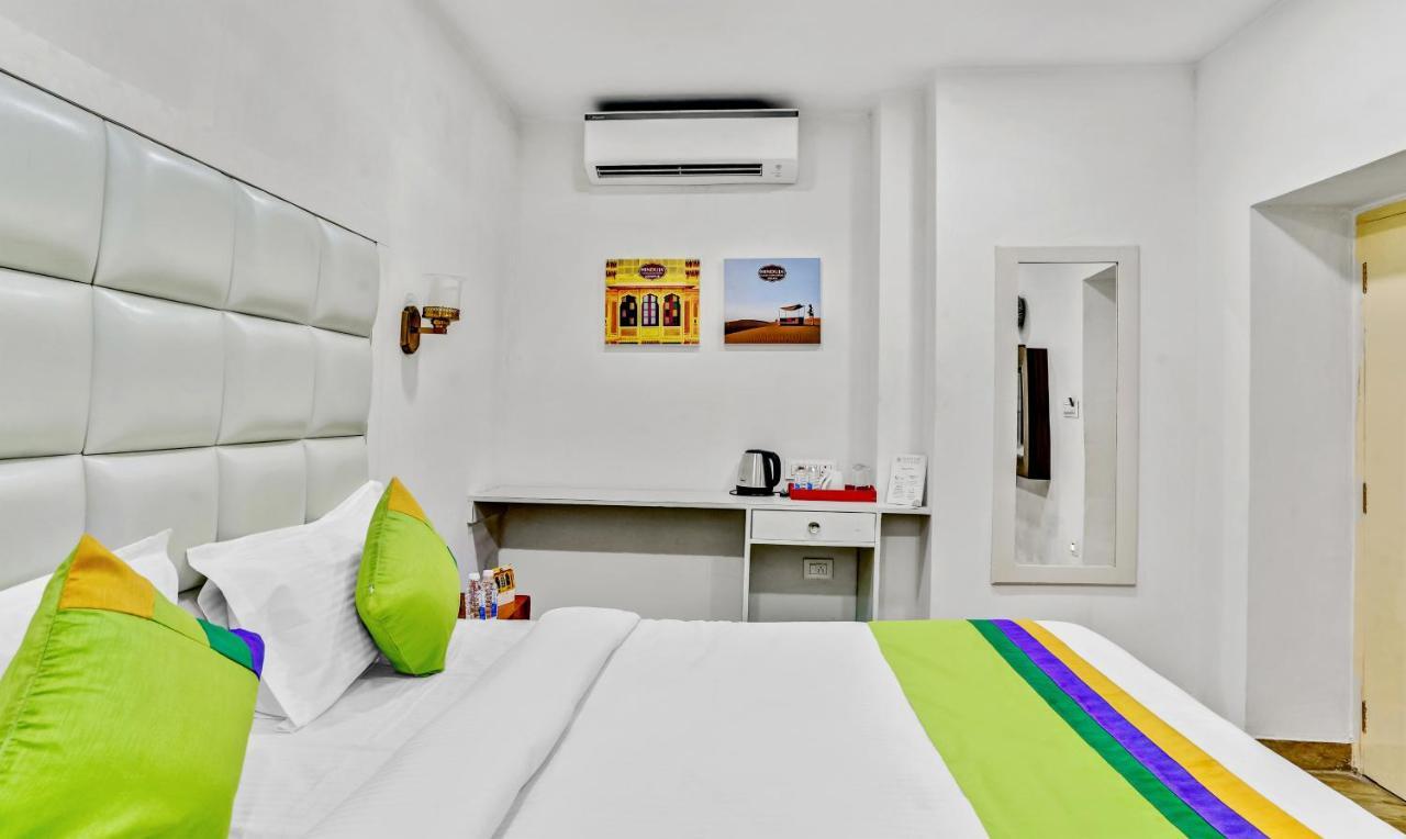 Hotel Hinduja Mehrangarh Fort Джодпур Екстериор снимка