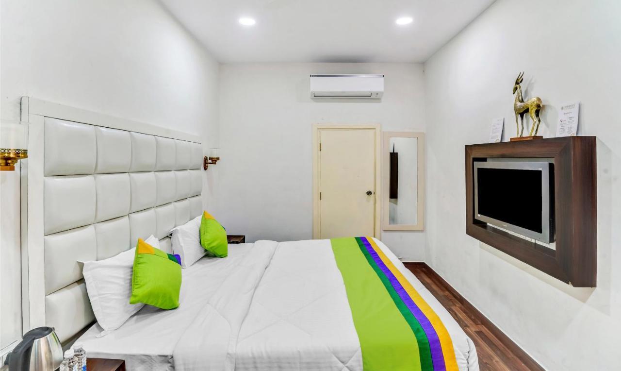Hotel Hinduja Mehrangarh Fort Джодпур Екстериор снимка